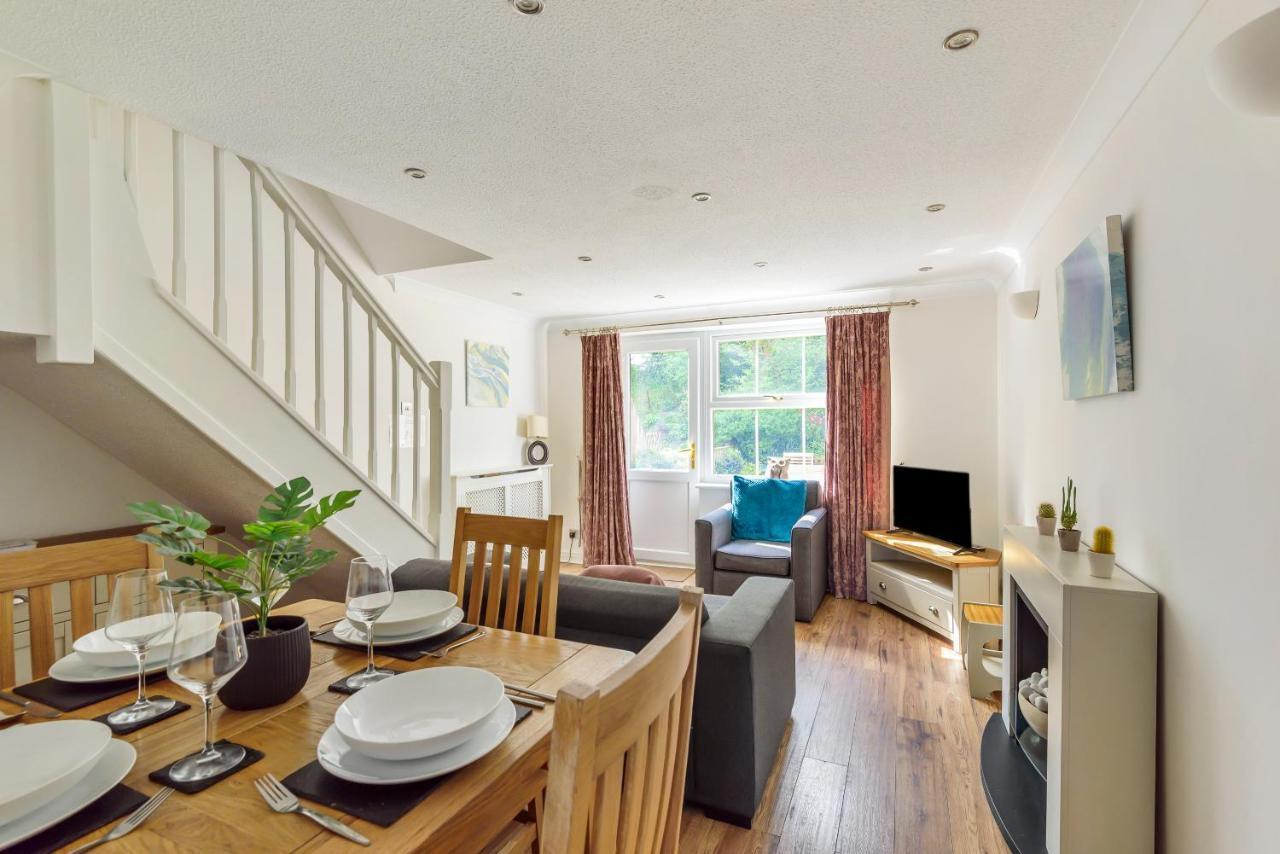 St Court - 2 Bed House 10 Mins To Station * York